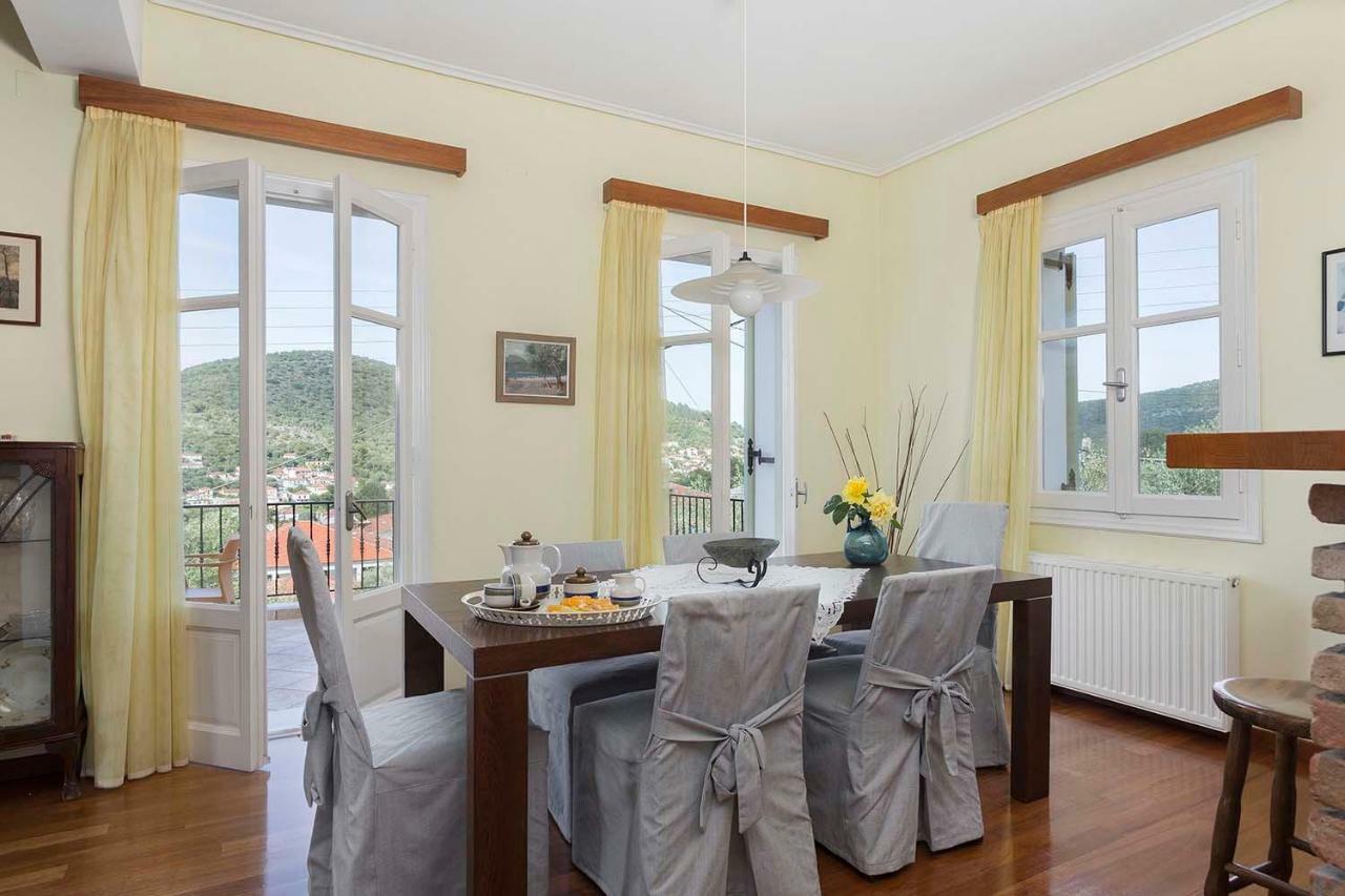 Yellow House Ithaca فاثي المظهر الخارجي الصورة