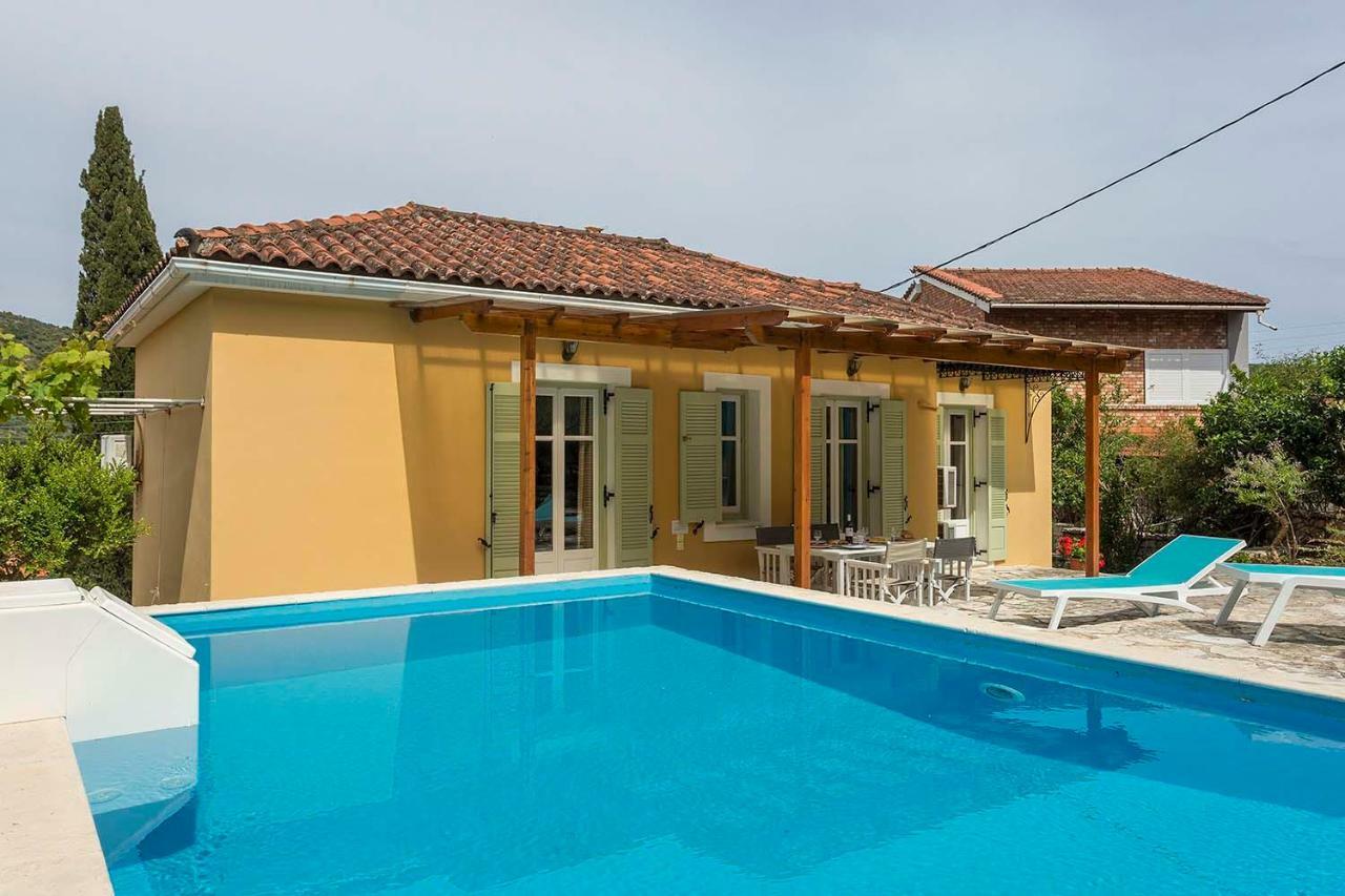 Yellow House Ithaca فاثي المظهر الخارجي الصورة