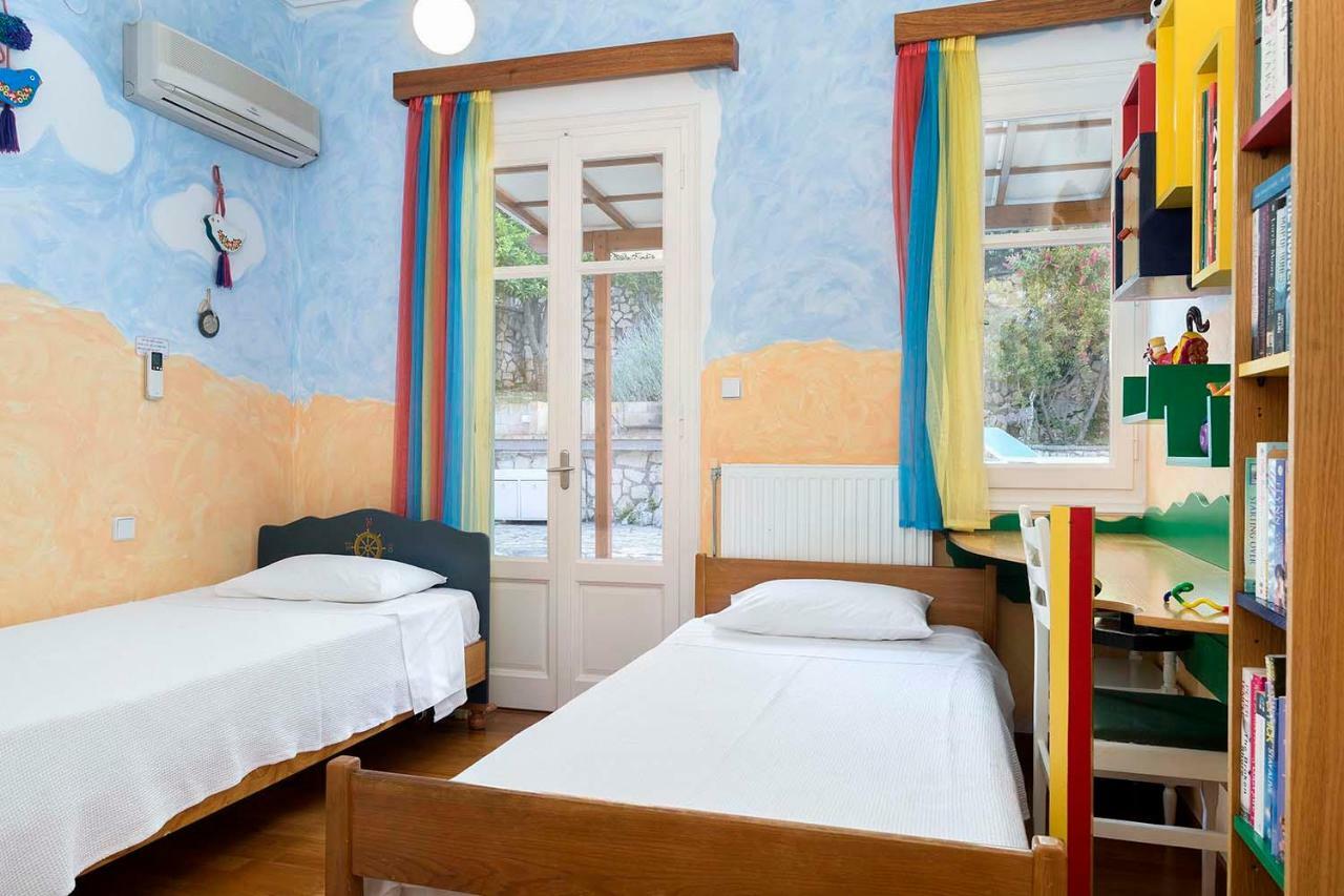 Yellow House Ithaca فاثي المظهر الخارجي الصورة